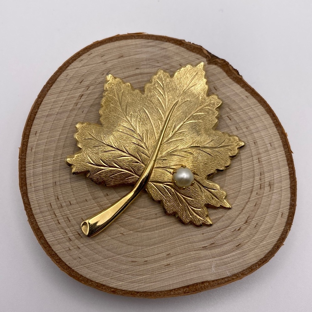 Vintage Sarah Coventry Gold Maple Leaf Faux Pearl Brooch